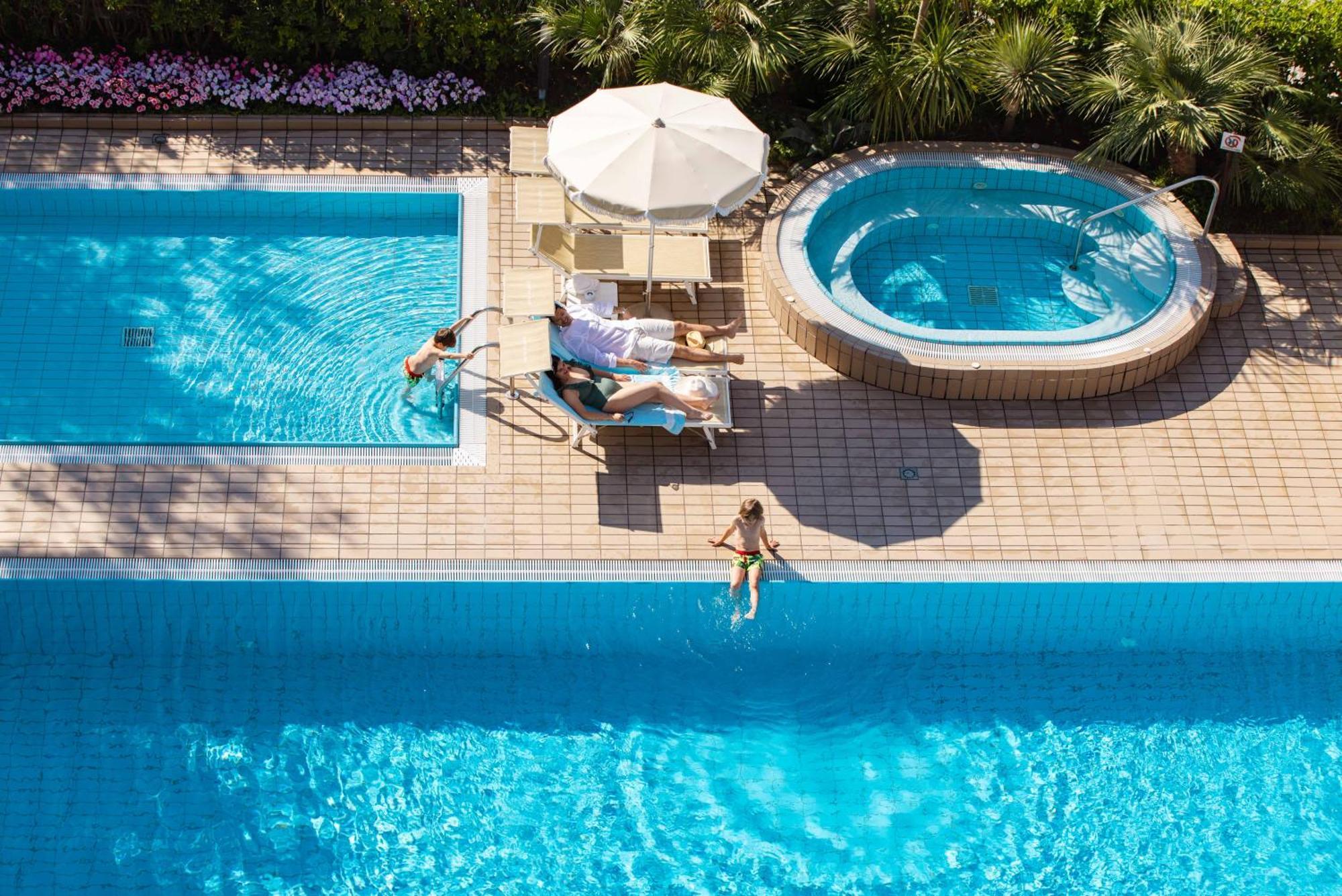 Hotel Atlantic Lignano Sabbiadoro Exterior foto